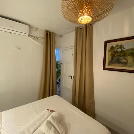 9 Private Aparthotel *